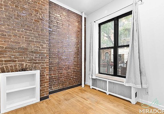 5th image of 168 E 89th St APT 1