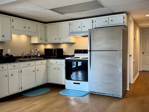 4th image of 4310 Cele Ct #B