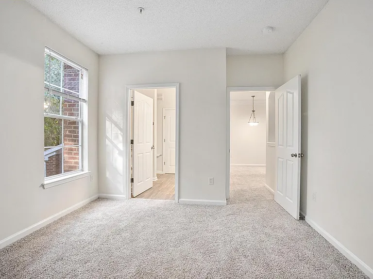 Ridgewalk Apartments — Photo 24
