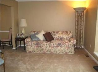 10425 Earnshaw St, Overland Park, KS 66215