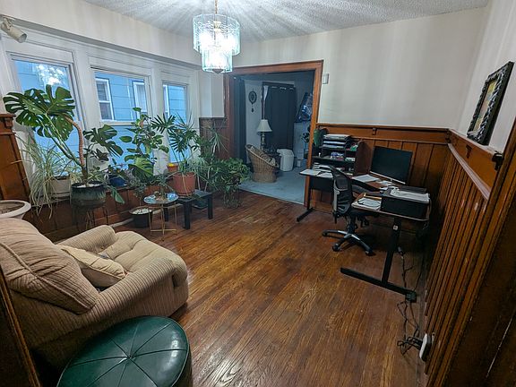 5th image of 743 Ashland Ave