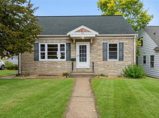 182 22nd Ave SW, Cedar Rapids, IA 52404