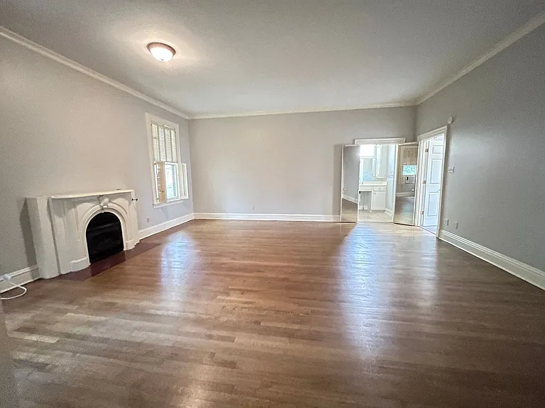 240 S Belvedere Blvd — Photo 16