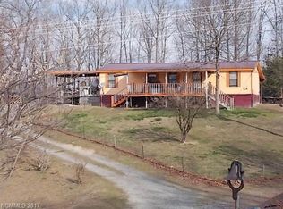 77 Lump Town Rd, Marshall, NC 28753