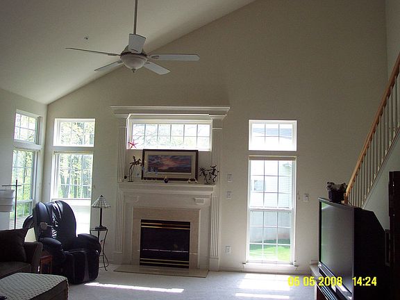 Family room w/back staircase