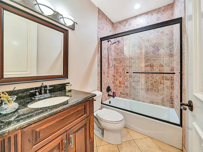 4820 Valjean Ave — Photo 60