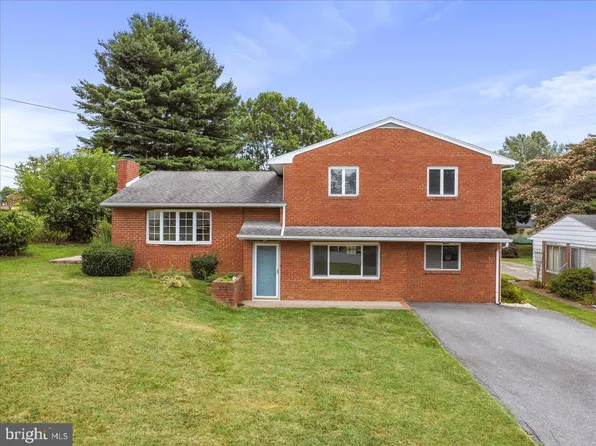 226 Woodpoint Ave, Hagerstown, MD 21740