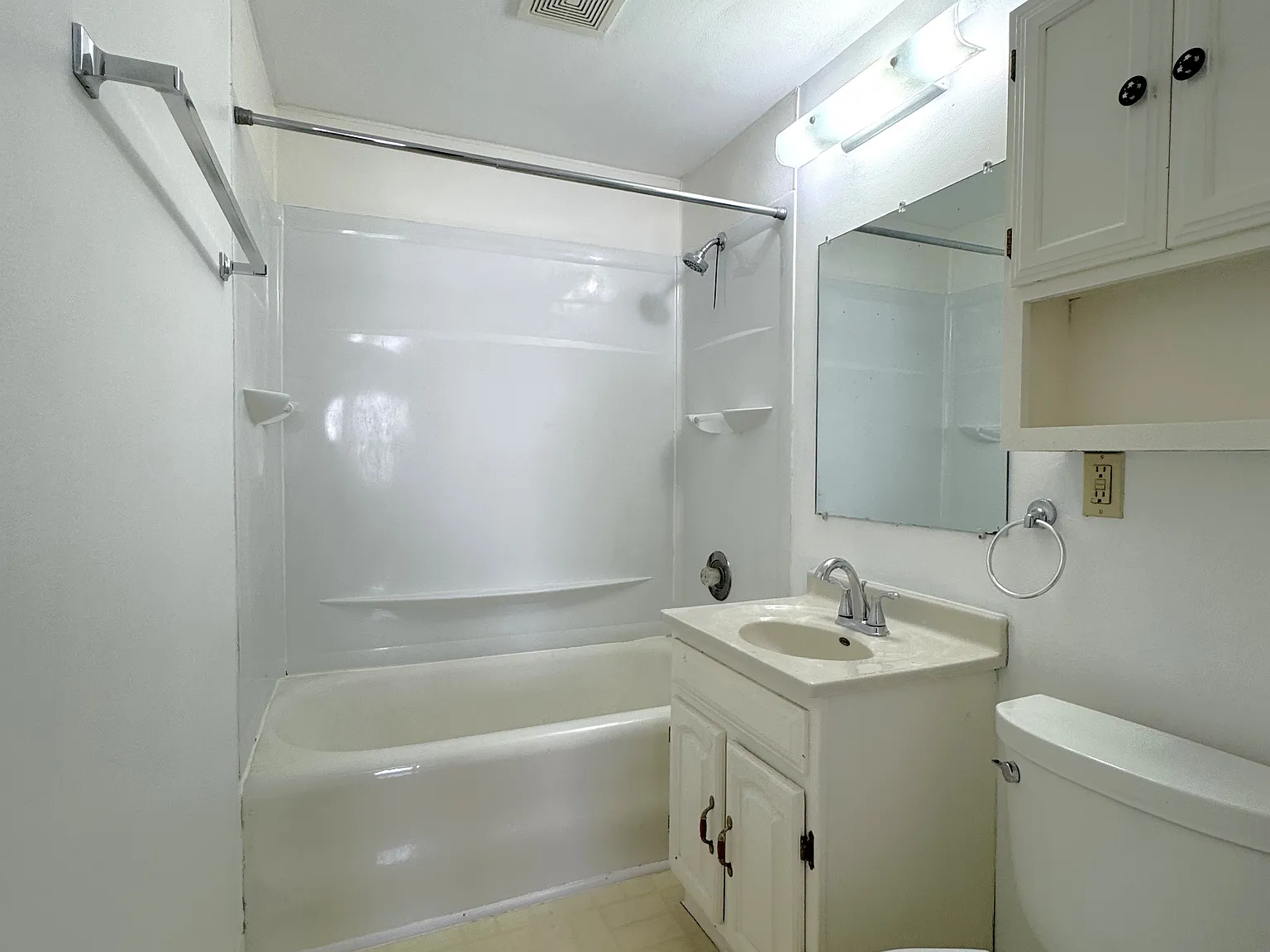 1 bed, 700 sqft, $900 — Photo 3