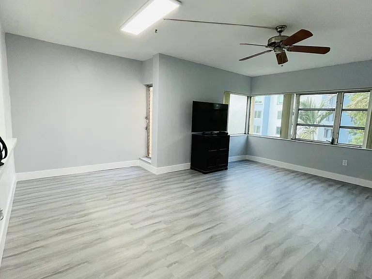 9175 SW 77th Ave #306 — Photo 19