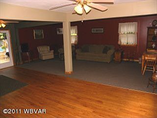 3rd image of 2625 Lincoln Dr