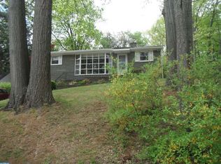 8272 Thomson Rd, Elkins Park, PA 19027