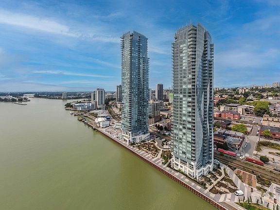 2nd image of 680 Quayside Dr #3907
