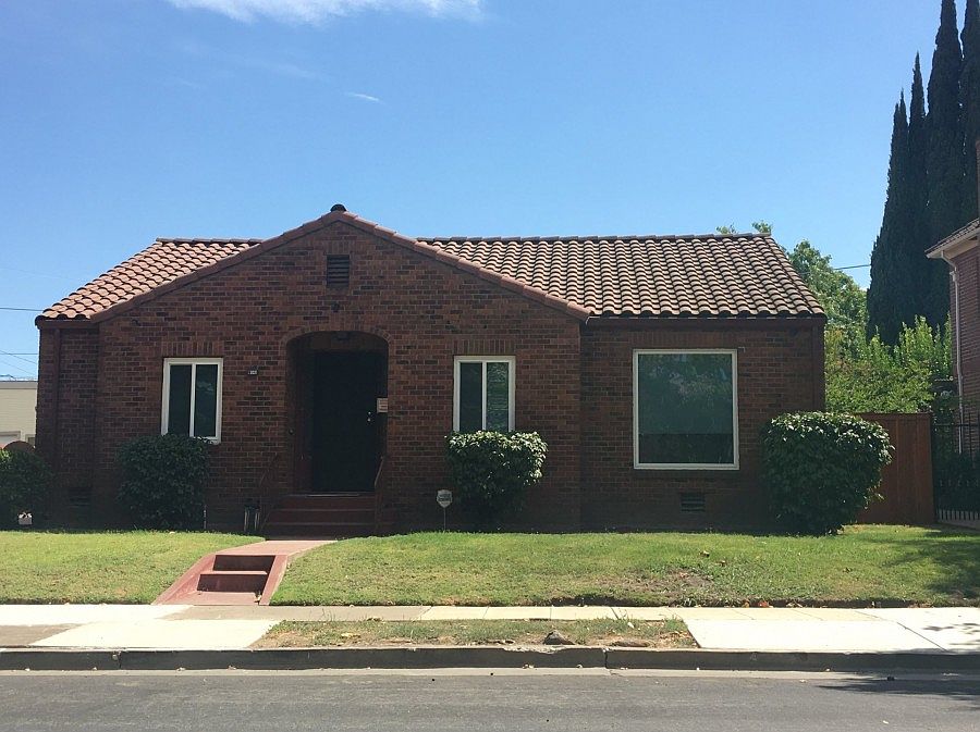 1st image of 1640 W Acacia St