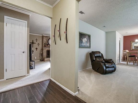3rd image of 1912 San Jacinto Dr