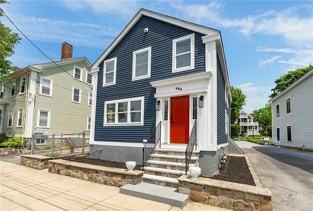 4 bed, 2.0 bath, 1610 sqft, $3,800 — Photo 1
