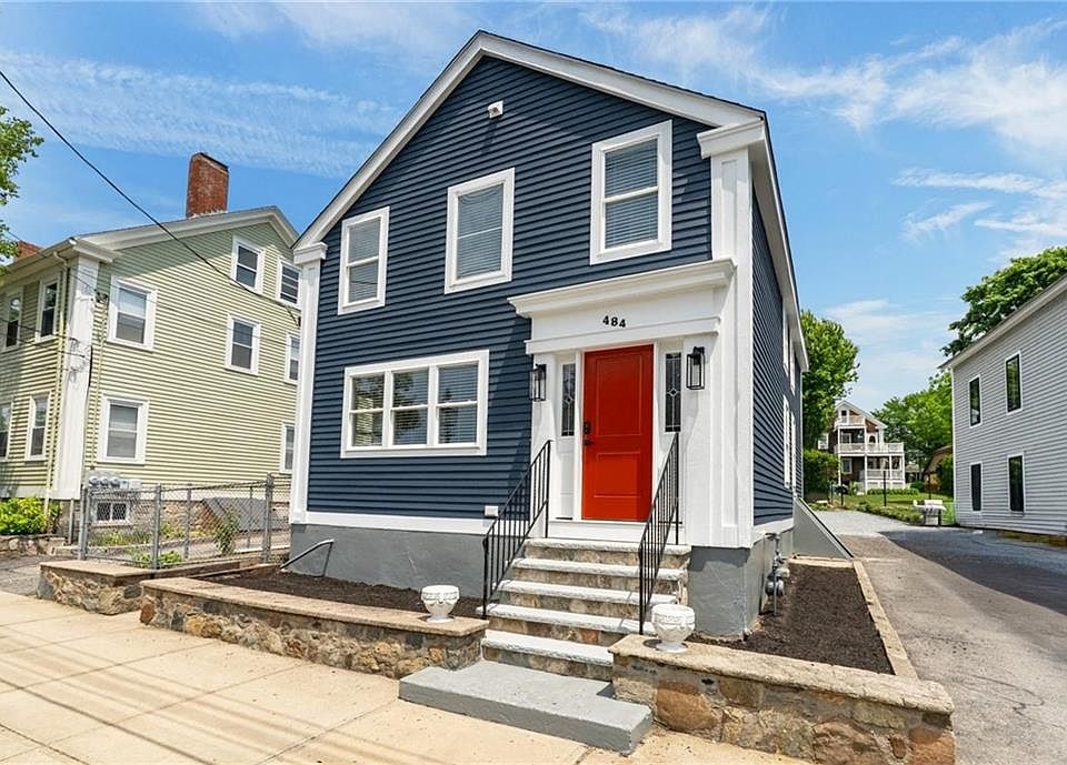 1st image of 484 Thames St