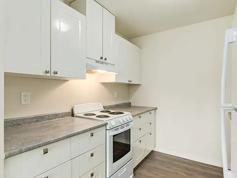 4102 43rd Ave #101 — Photo 5