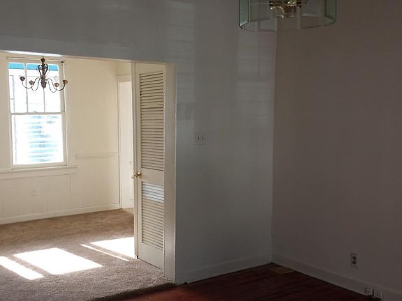 3rd image of 701 N 7th Ave