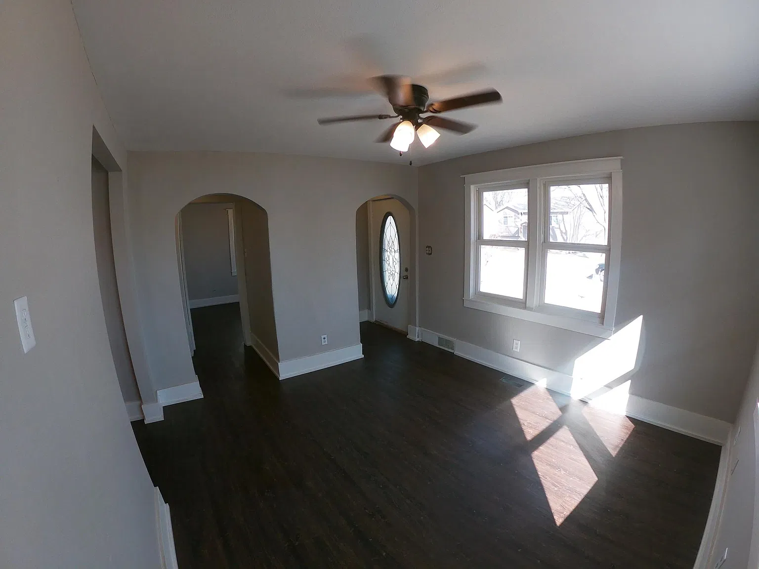 2 bed, 776 sqft, $1,300 — Photo 3