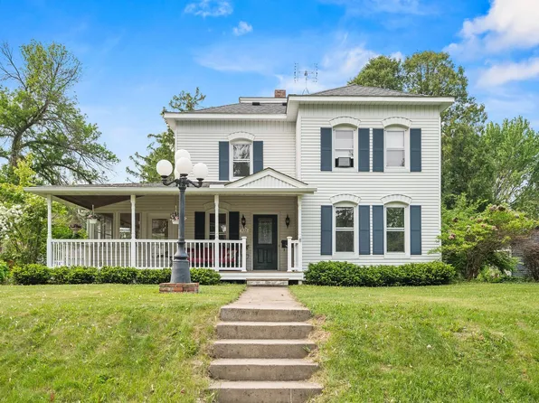 632 E 2nd St, New Richmond, WI 54017
