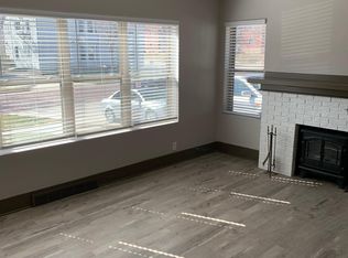 210 E Davenport St #1, Iowa City, IA 52245