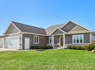 1639 Willow View Ct, Sheboygan, WI 53081
