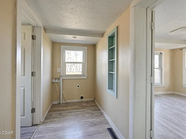 1417 W A St — Photo 16
