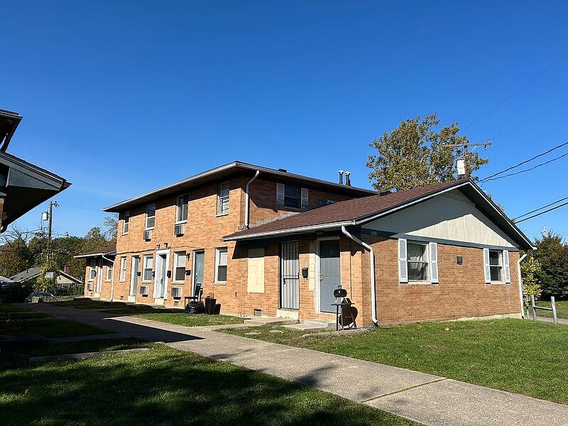 1st image of 2019 Malvern Ave APT D