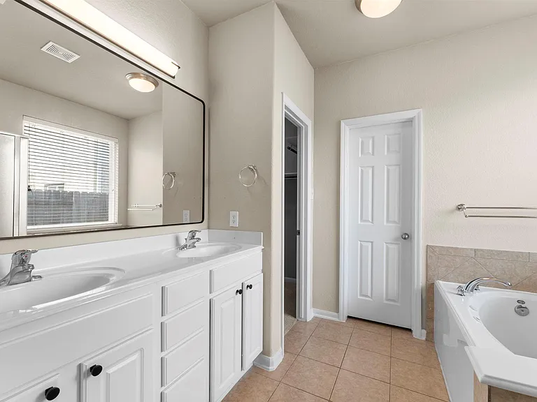 21127 Gladys Yoakum Dr — Photo 25