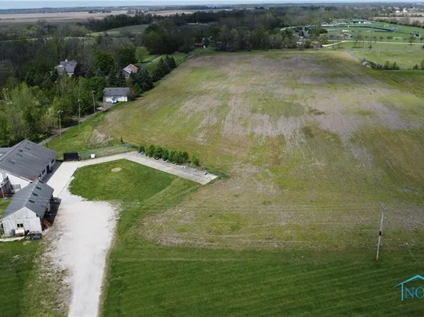 670 Shaffer Park Dr, Tiffin, OH 44883