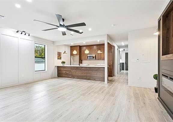 3rd image of 2301 Dryades St