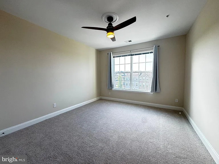 9204 Charleston Dr #303 — Photo 21