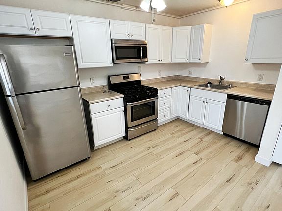 3rd image of 4482 51st St #1/2