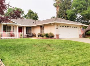 2592 Dewberry Dr, Redding, CA 96003