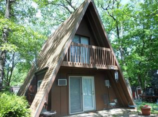 9632 Village Ln, Ozawkie, KS 66070