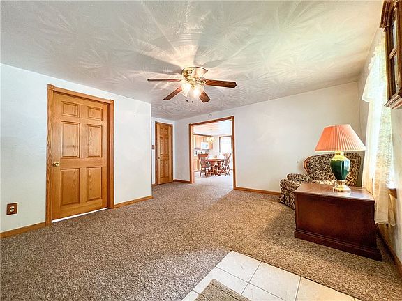 3rd image of 2235 Branchton Rd