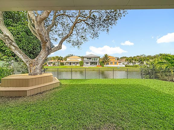3rd image of 1143 Canoe Point