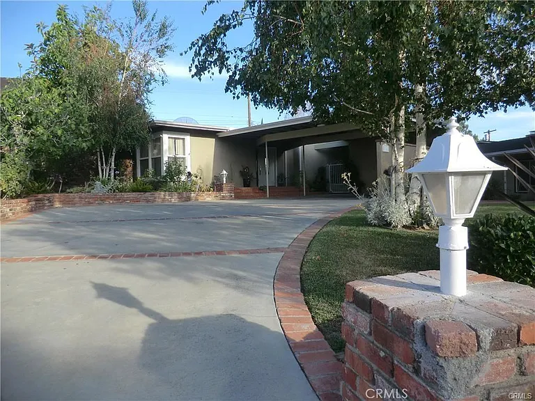 834 Delaware Rd — Photo 1