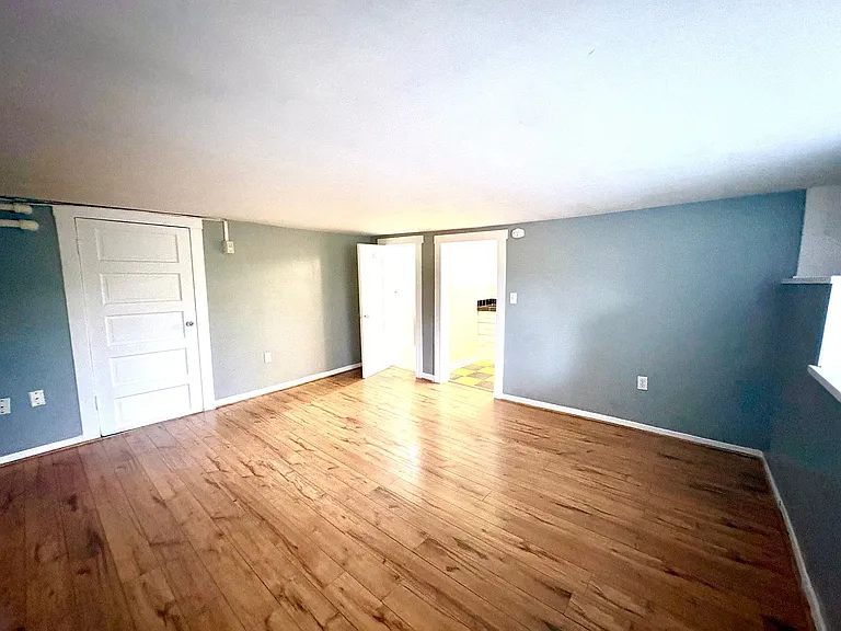 New York Apartments — Photo 6