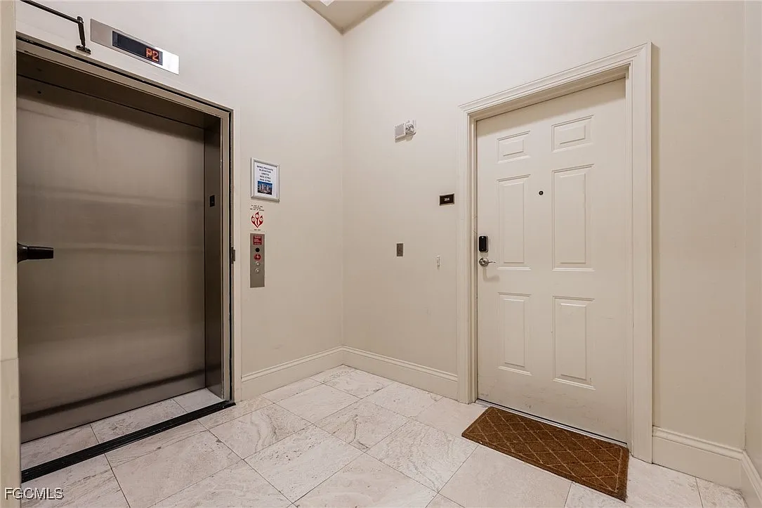 3 bed, 2.0 bath, 1341 sqft, $2,300 — Photo 2