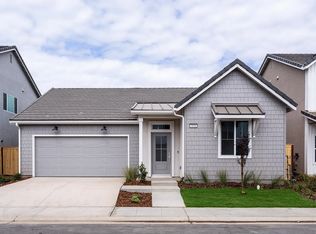 1856 N Phillip Ave, Clovis, CA 93619