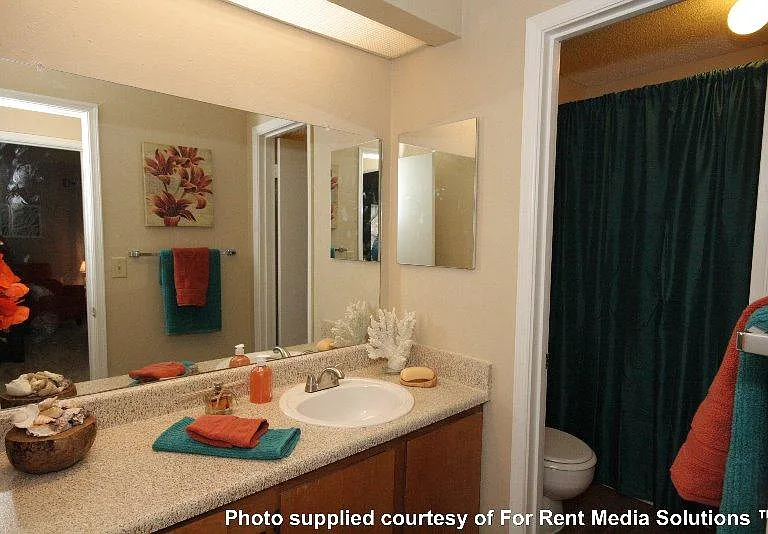 Hampton Woods Apartments — Photo 4