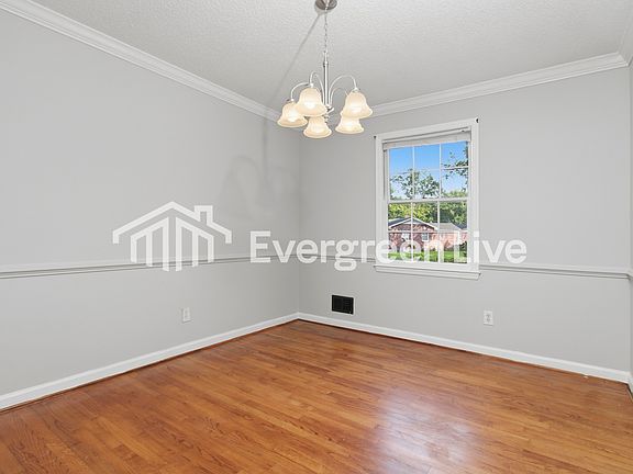 4th image of 2129 Mary Hill Dr