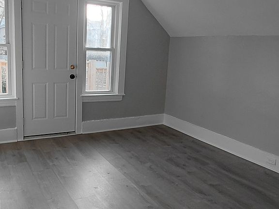 4th image of 10 Michigan Ave #1