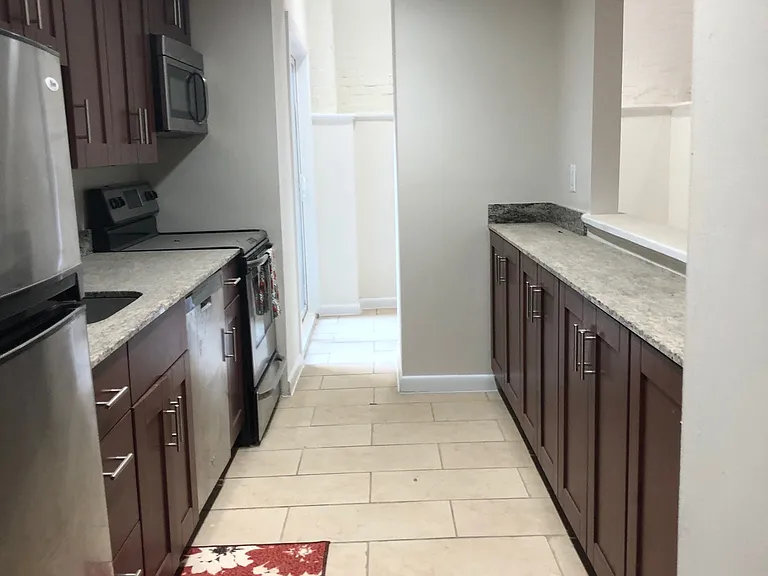 1012 Clinton St #1F — Photo 7