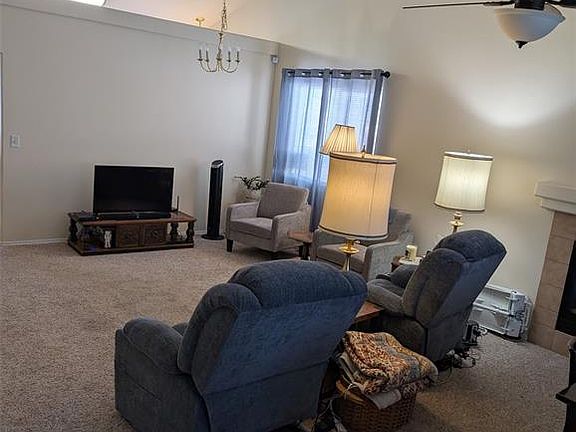 3rd image of 1078 Clogger Ln