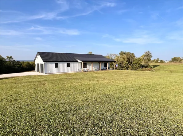 59250 Rocky Point Ln, New London, MO 63459