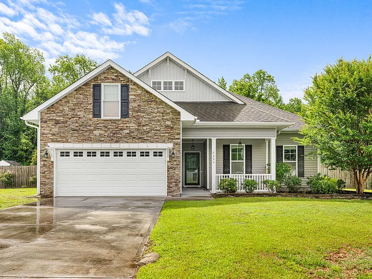 224 Blue Creek Farms Dr — Photo 1
