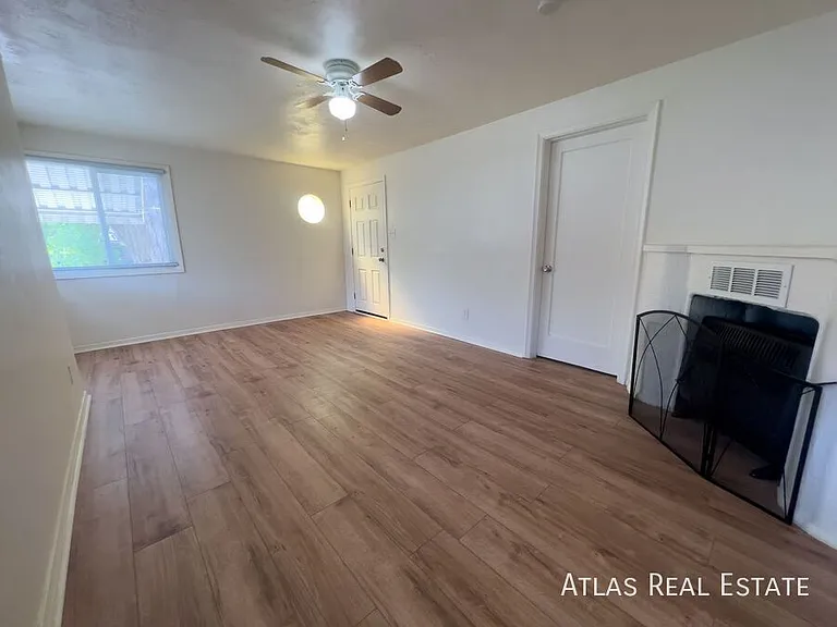 1457 Roberta St — Photo 4