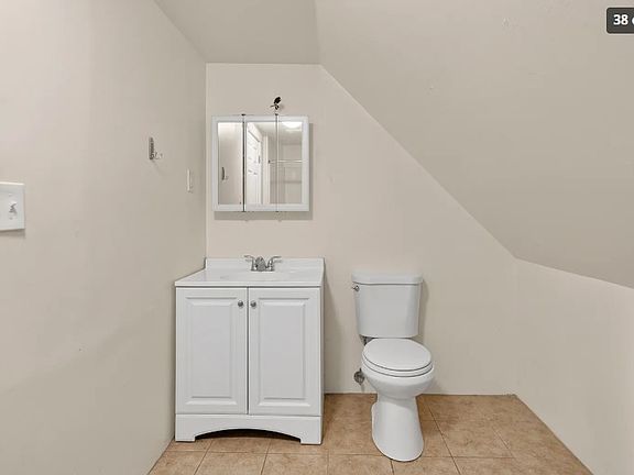 3rd image of 640 Morris St #3